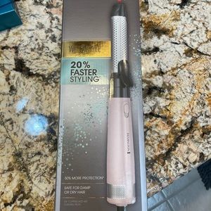 Remington pro Wet to style 1 1/4" clipped hot air curling iron